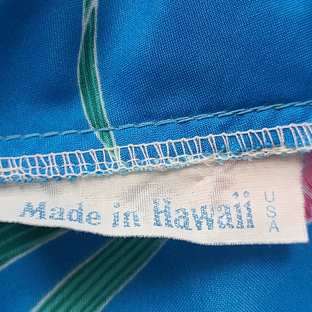 Made in Hawaii Floral V-Neck Blouse Womens Medium Large Tropical Aloha Top - Picture 5 of 7